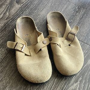 Birkenstock Women’s Tan Suede Slip On Clogs